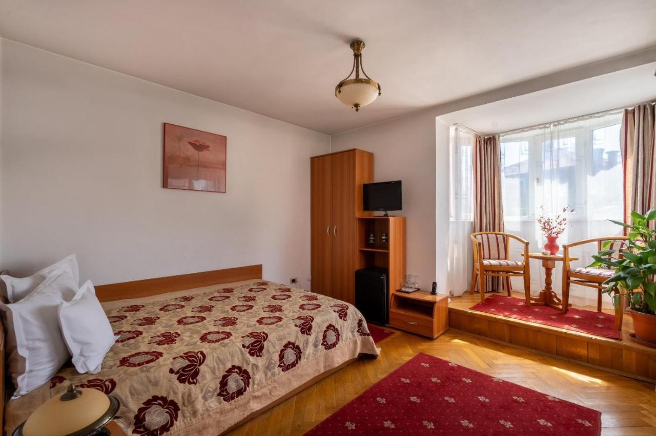 Villa-Hotel Escala Cluj-Napoca Eksteriør bilde