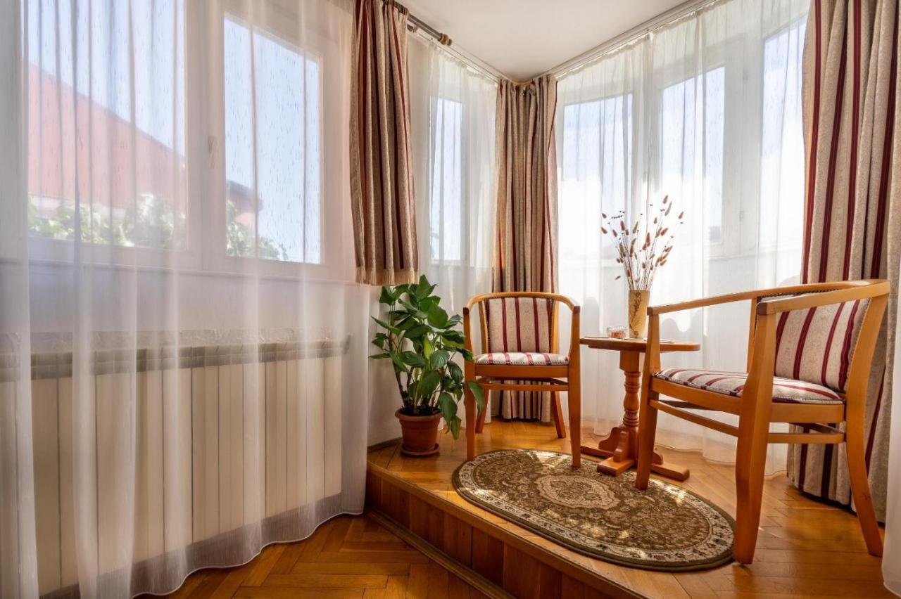 Villa-Hotel Escala Cluj-Napoca Eksteriør bilde