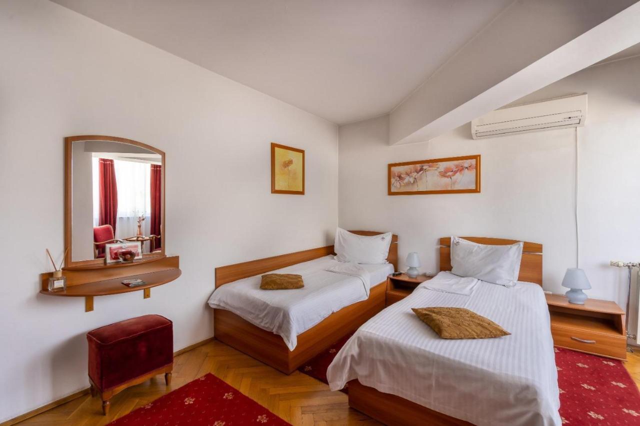 Villa-Hotel Escala Cluj-Napoca Eksteriør bilde