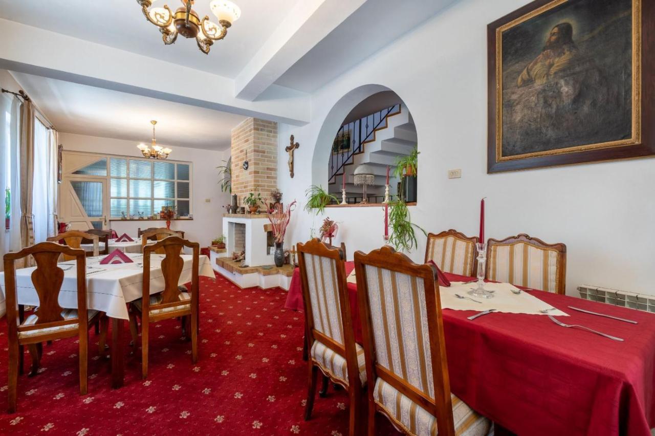 Villa-Hotel Escala Cluj-Napoca Eksteriør bilde