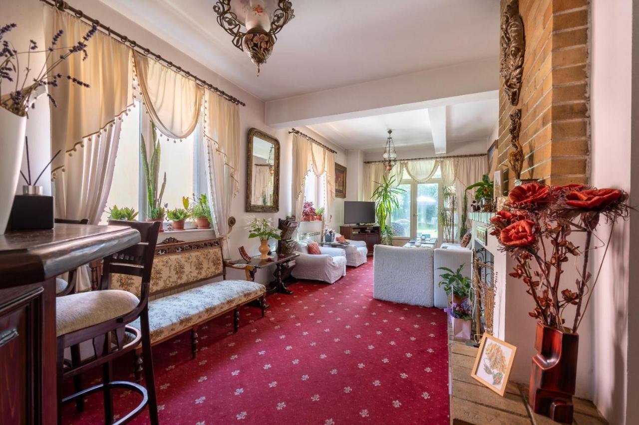 Villa-Hotel Escala Cluj-Napoca Eksteriør bilde