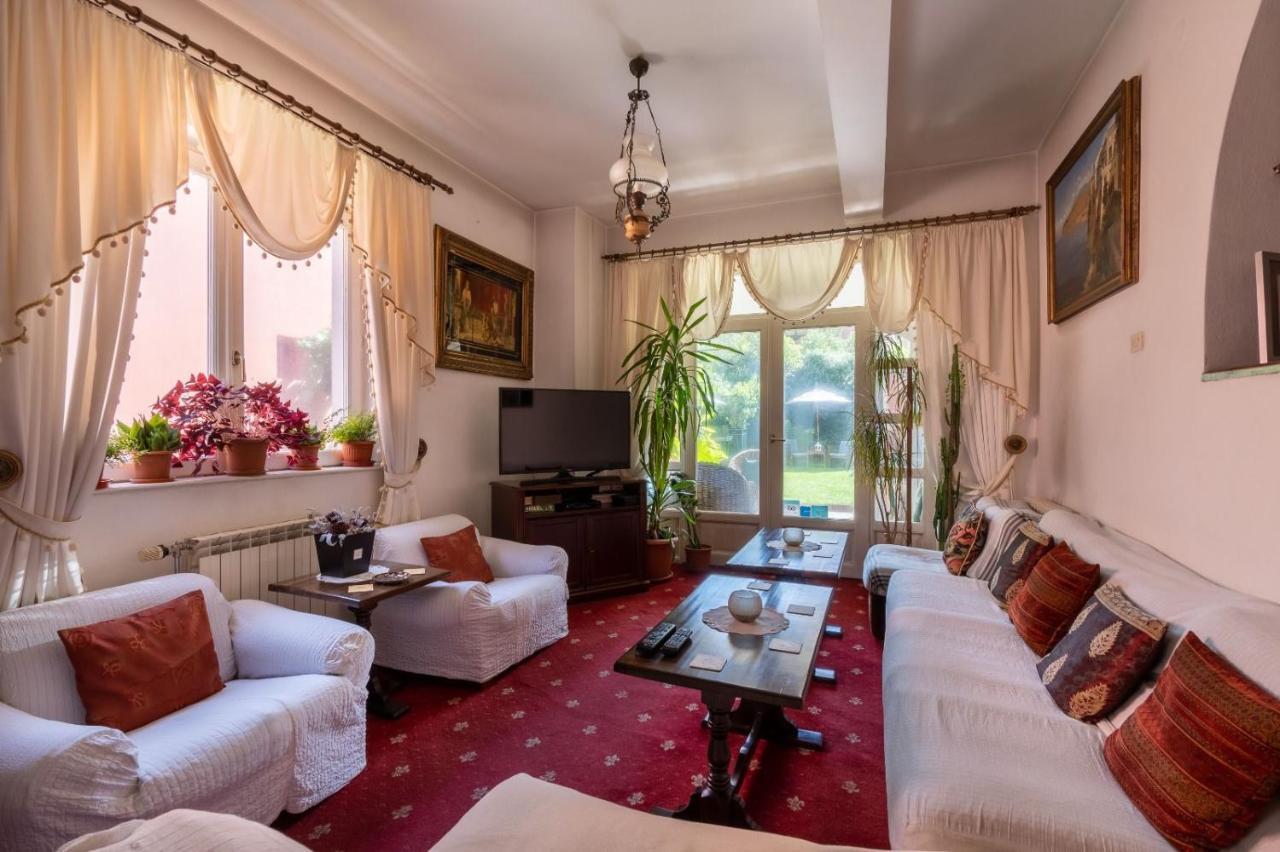 Villa-Hotel Escala Cluj-Napoca Eksteriør bilde