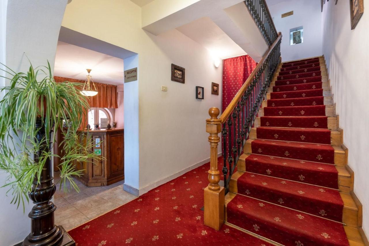 Villa-Hotel Escala Cluj-Napoca Eksteriør bilde
