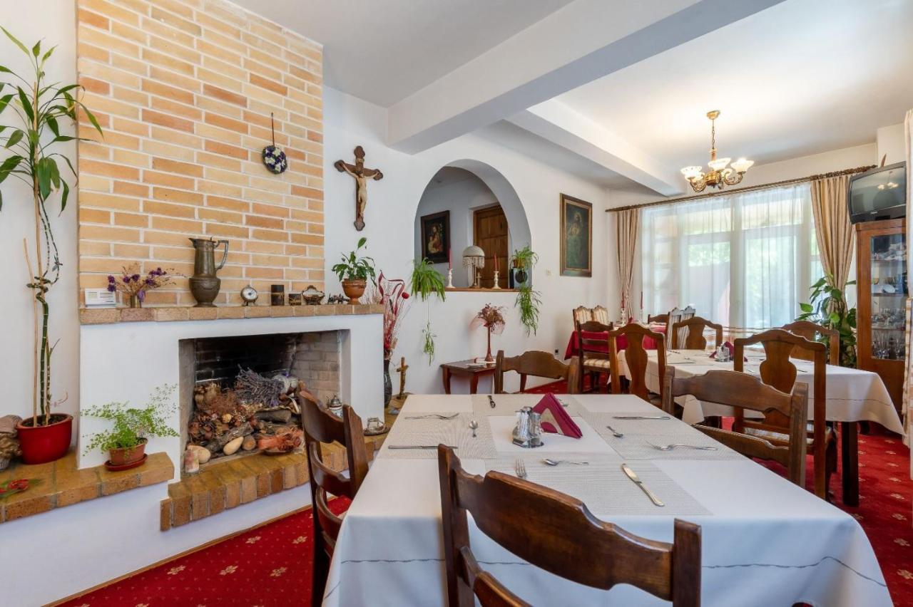 Villa-Hotel Escala Cluj-Napoca Eksteriør bilde