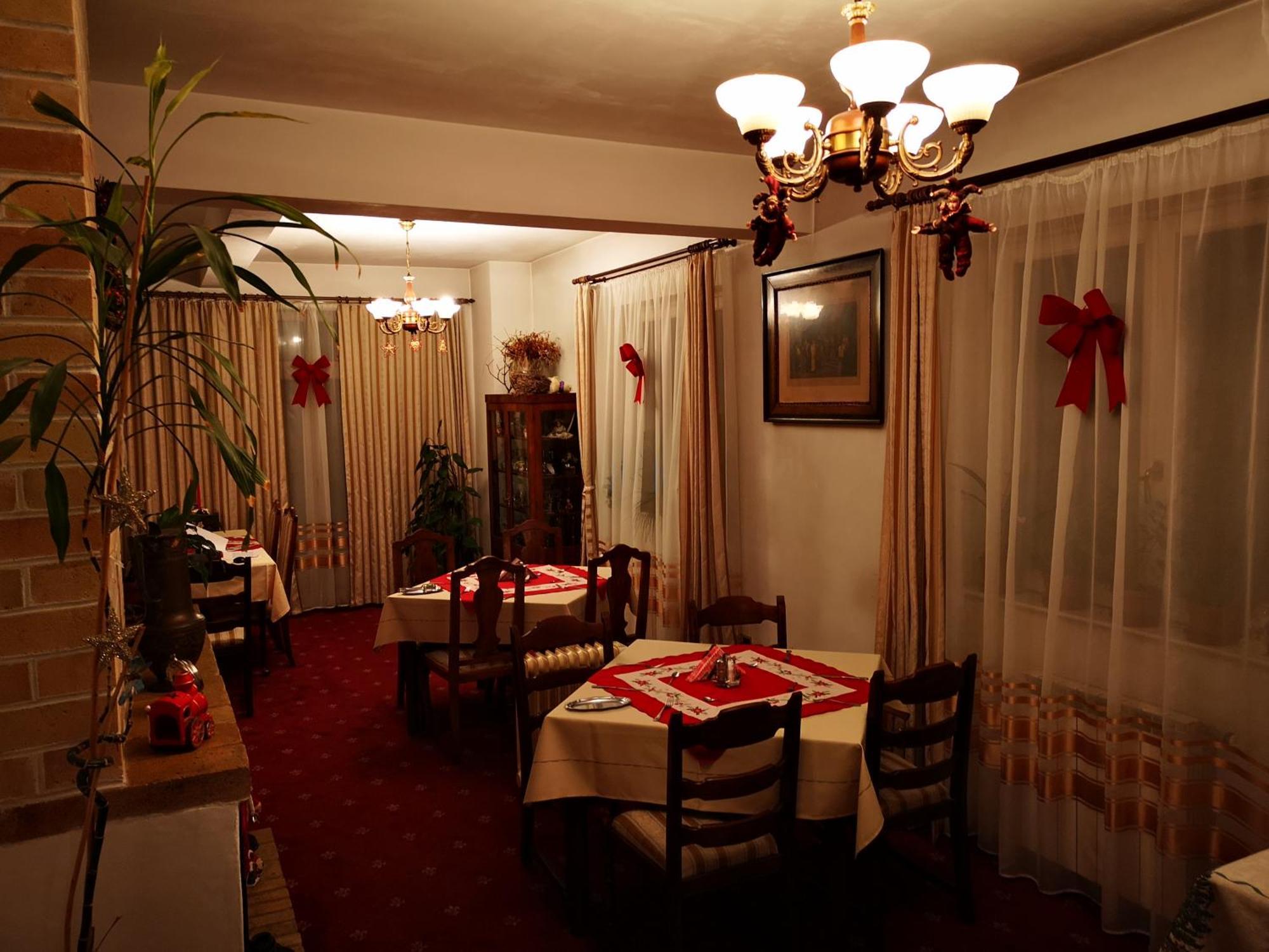 Villa-Hotel Escala Cluj-Napoca Eksteriør bilde