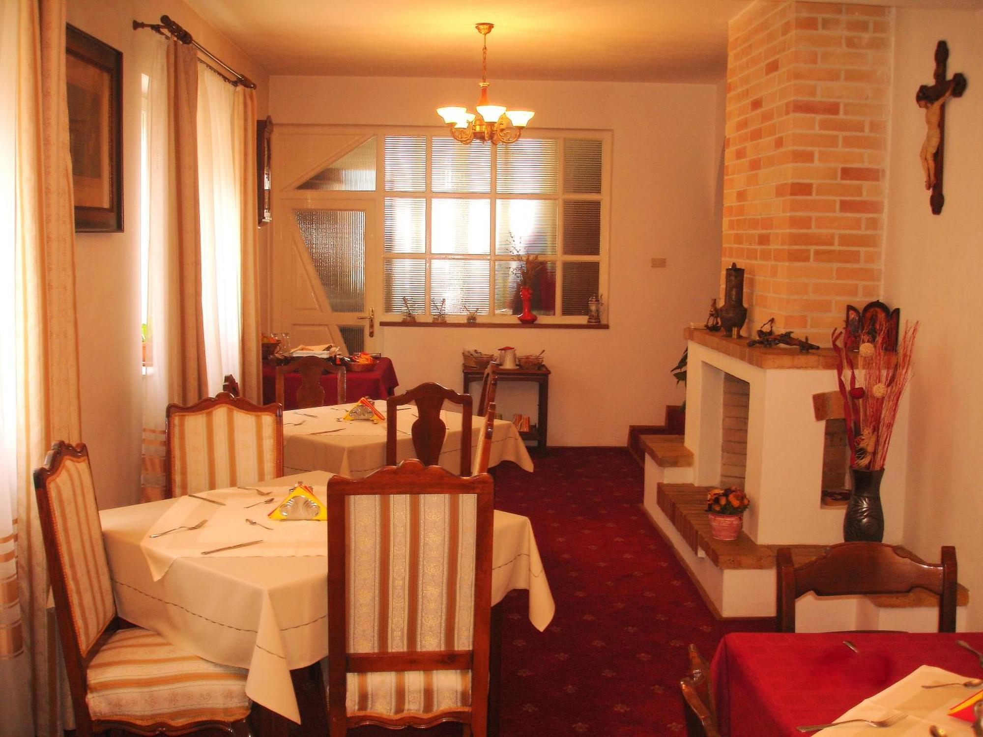 Villa-Hotel Escala Cluj-Napoca Eksteriør bilde