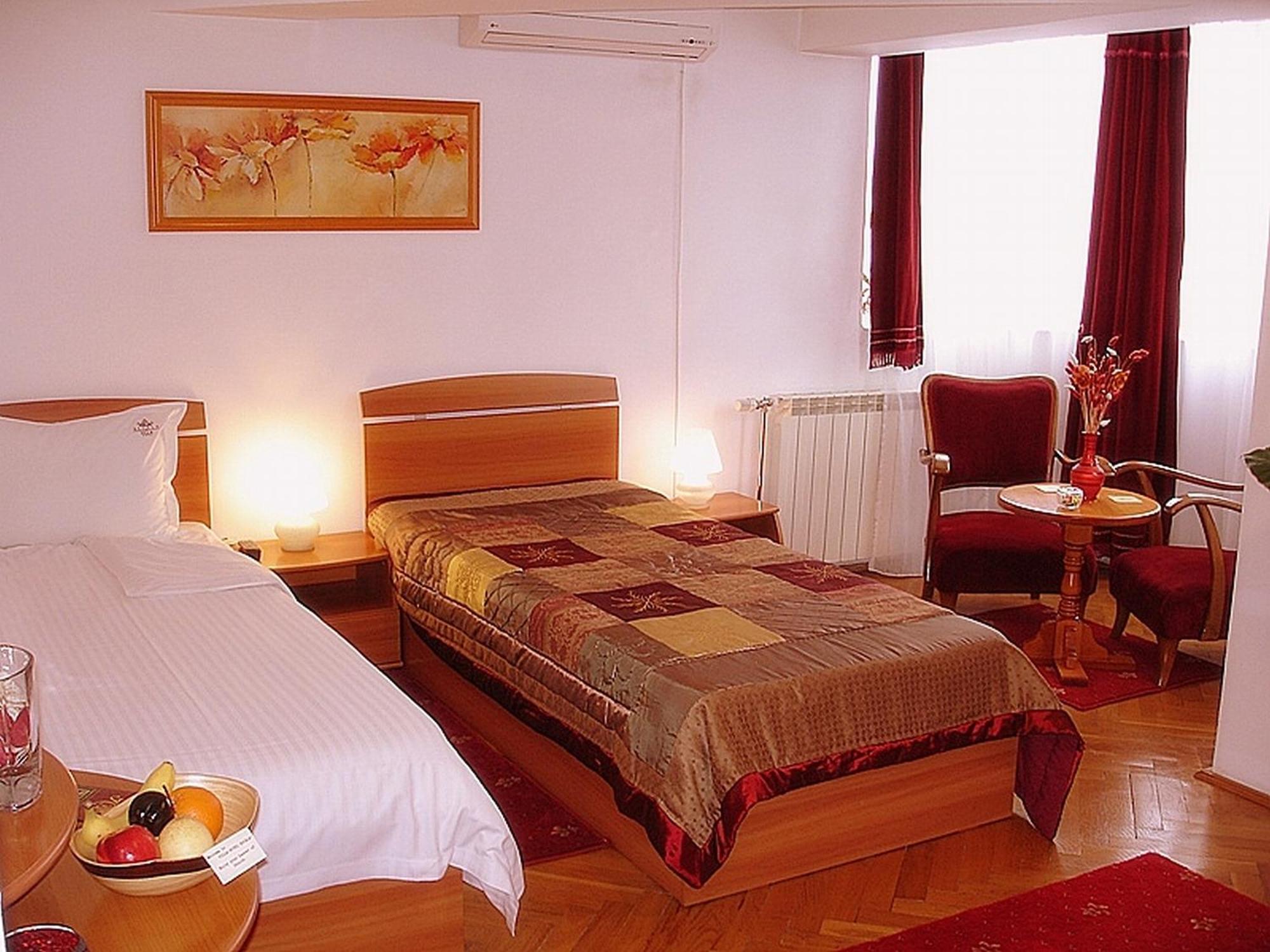 Villa-Hotel Escala Cluj-Napoca Eksteriør bilde