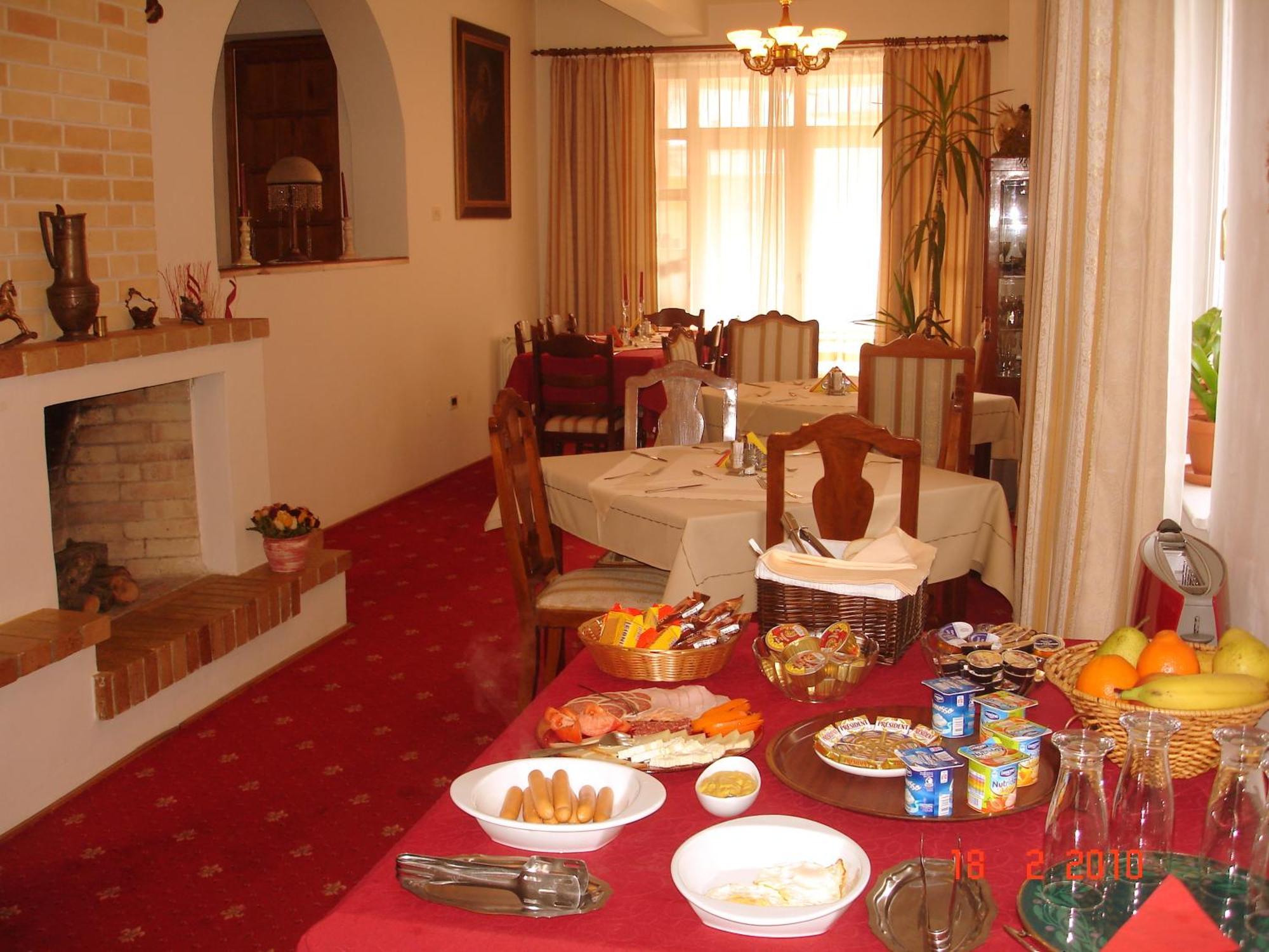 Villa-Hotel Escala Cluj-Napoca Eksteriør bilde