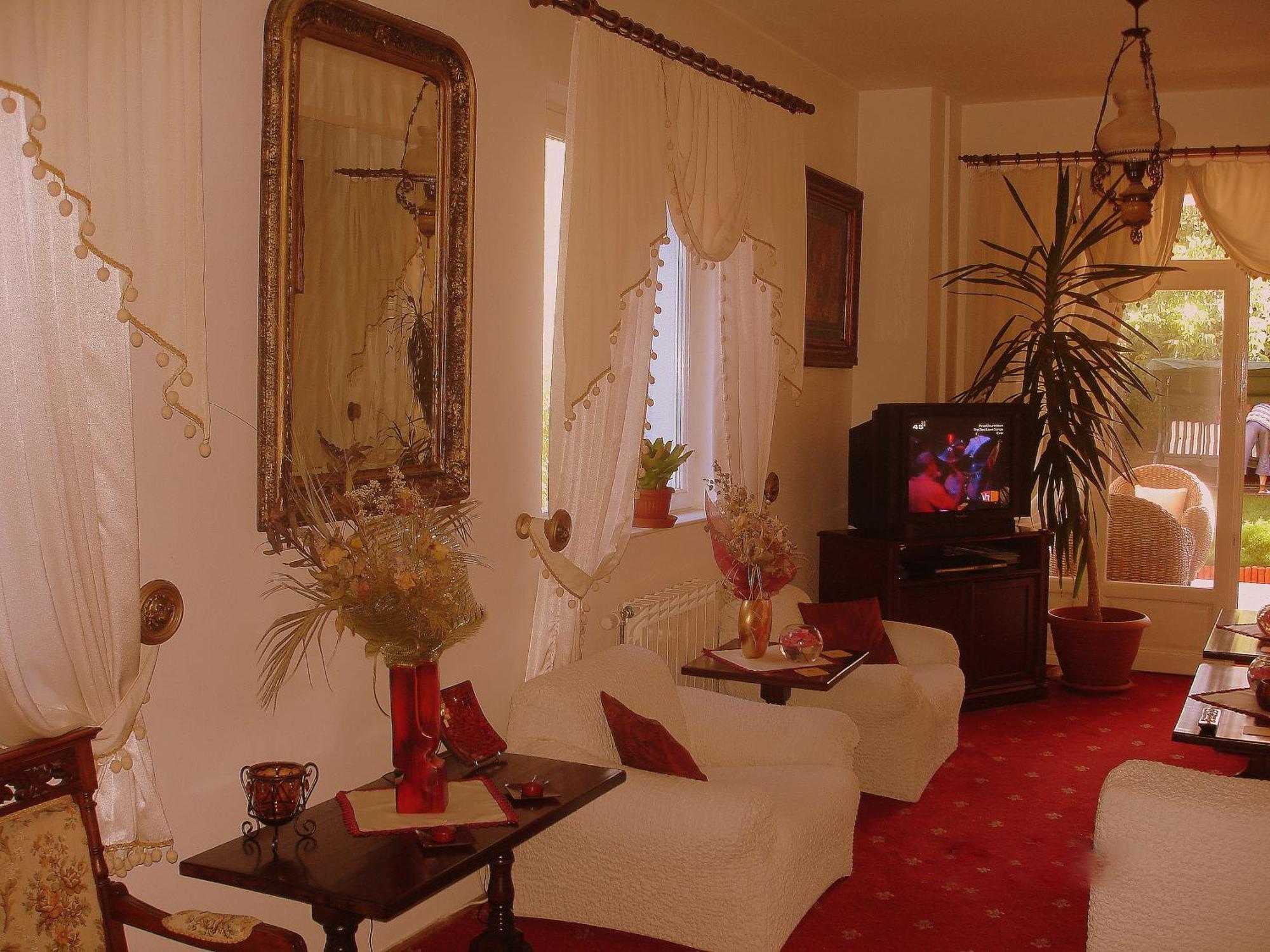 Villa-Hotel Escala Cluj-Napoca Eksteriør bilde