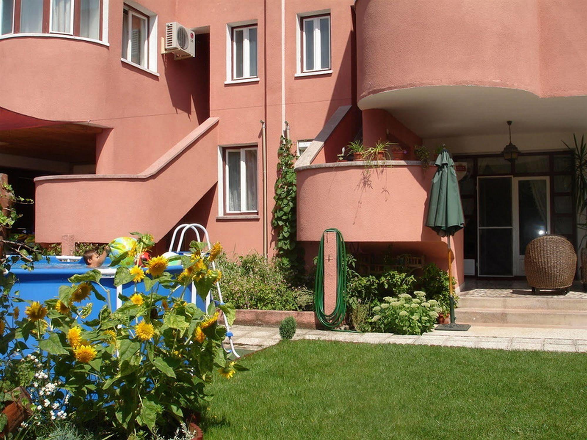 Villa-Hotel Escala Cluj-Napoca Eksteriør bilde