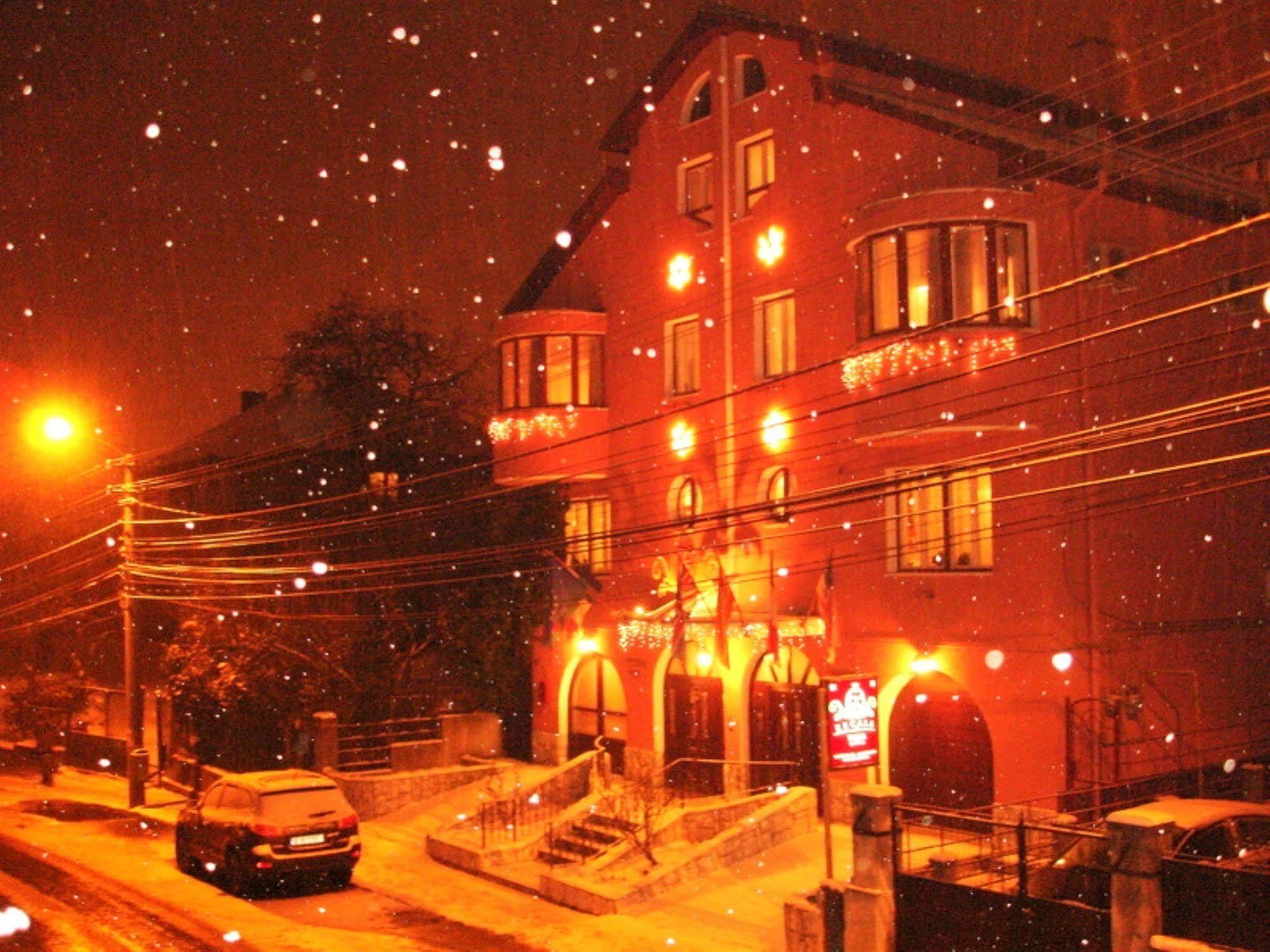 Villa-Hotel Escala Cluj-Napoca Eksteriør bilde