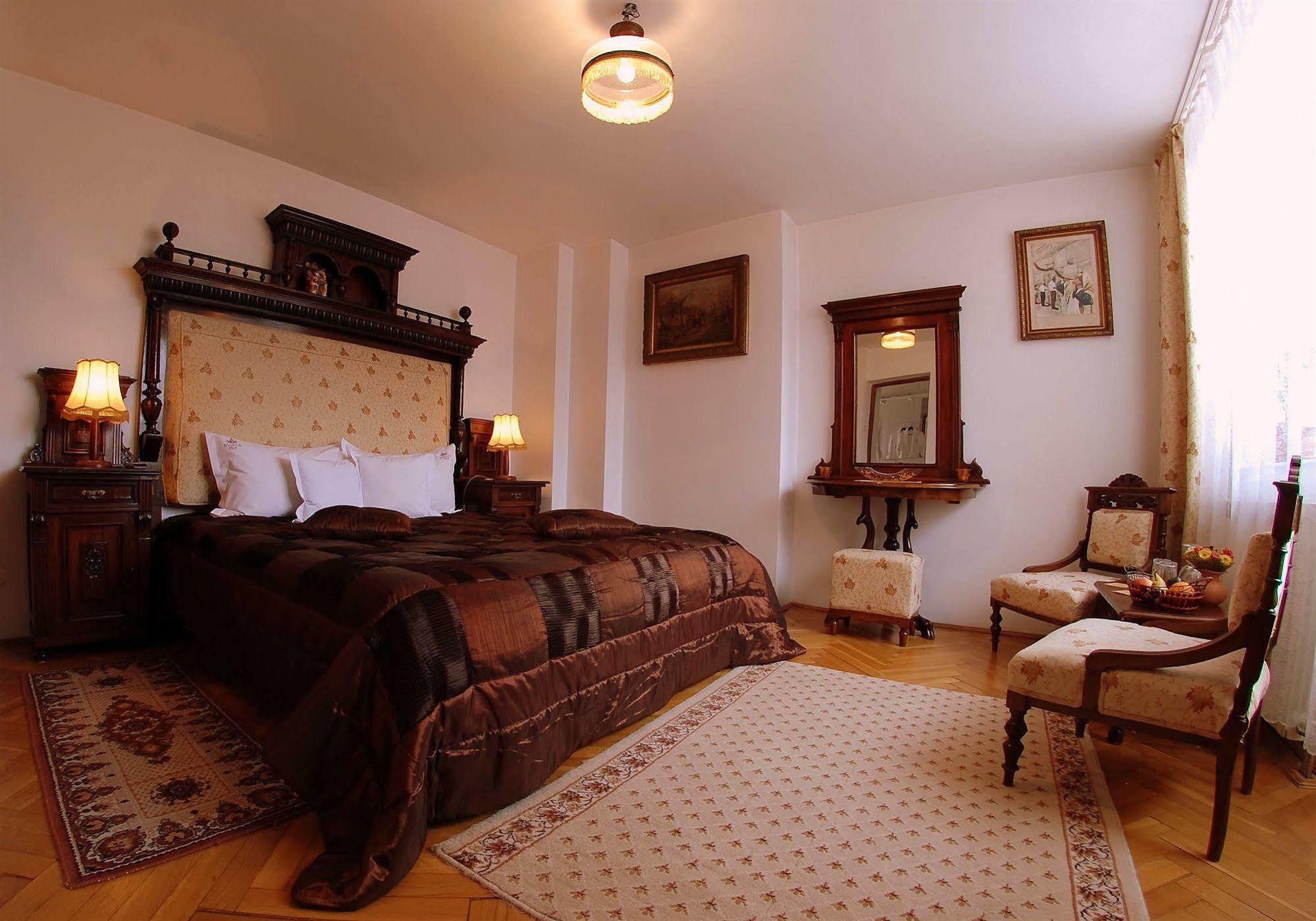 Villa-Hotel Escala Cluj-Napoca Eksteriør bilde