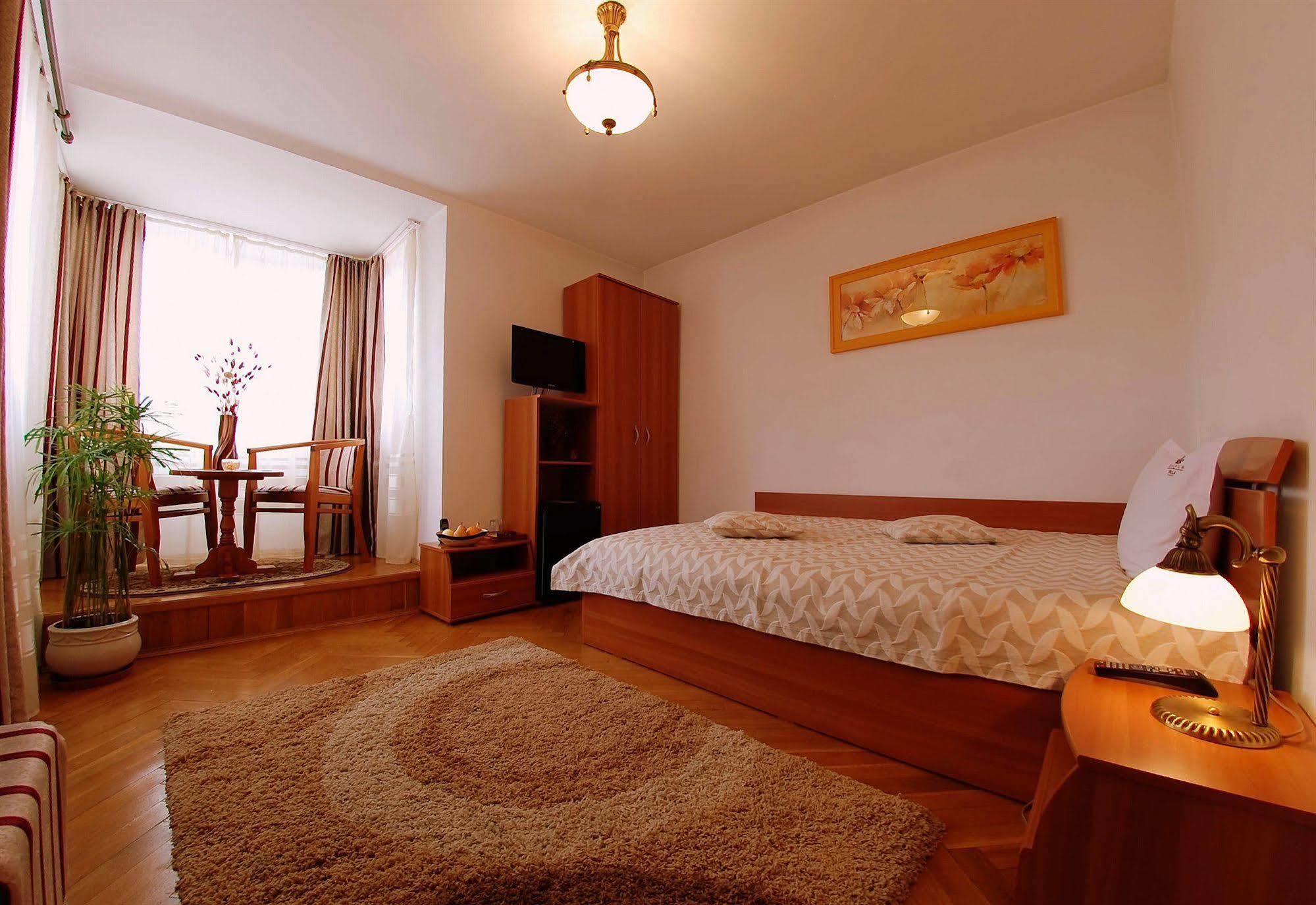 Villa-Hotel Escala Cluj-Napoca Eksteriør bilde